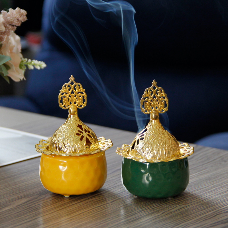 2021 new European style home decoration golden metal ceramic combination incense burner Middle East Arabian aroma diffuser